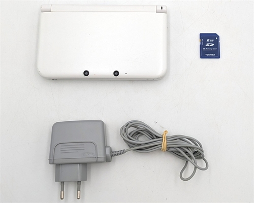 Nintendo 3DS XL - White - Konsol - SNR SEF105766993 (B Grade) (Genbrug)